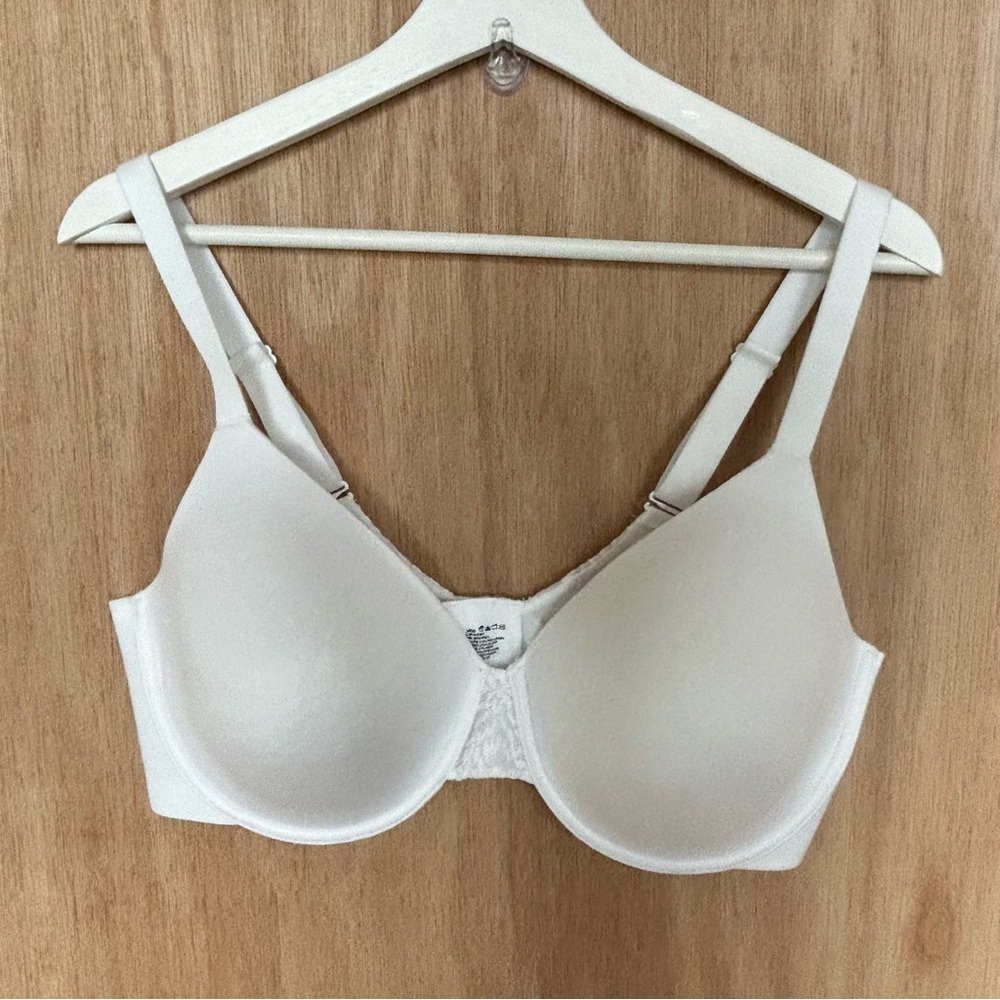 Bali Elegant white Bra size 40DD NWOT
